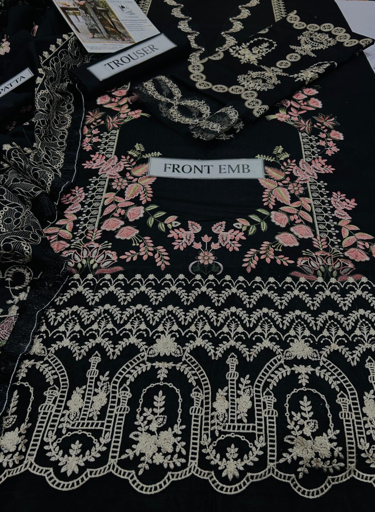 Kahf Embroidered Lawn D-1103 – Luxury Khadi Net Dupatta 2026 - Image 5