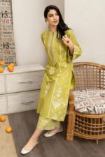 Urge Embroidered Lawn D-1002 – Digital Voil Dupatta 2026 - Image 3